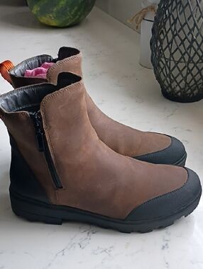 Bogs Brown and Black Women Waterproof Leather Boots